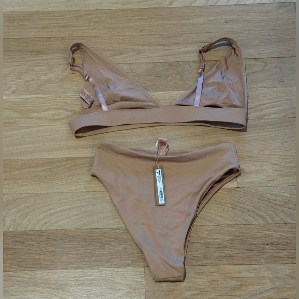 Skims Swim Plunge Bikini Top and MID WAIST BOTTOM In Set NWT - Picture 2 of 2
